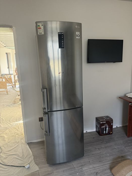 Холодильник с морозилкой LG