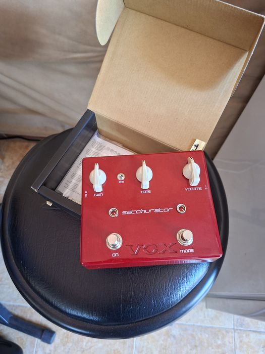 Vox saturator distortion Joe Satriani