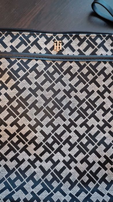 Чанта Tommy Hilfiger black and white 25/25 cm