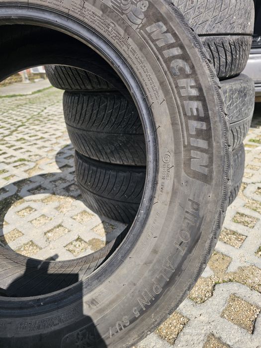 Зимни гуми Michelin Pilot Alpin 5 SUV – 235/60 R18
Продавам комплект о