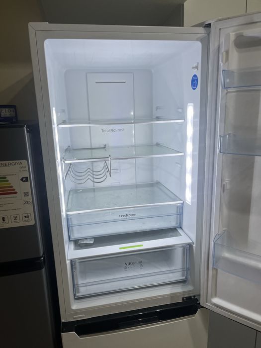 Холодильник почти новый