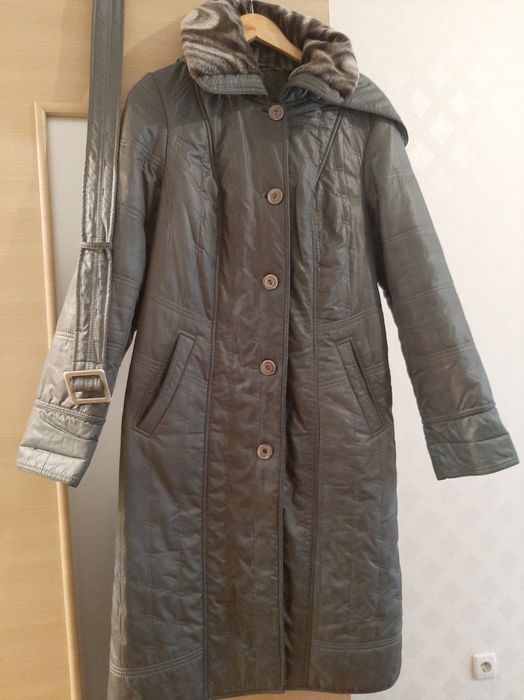 Пальто осеннее,стеганное