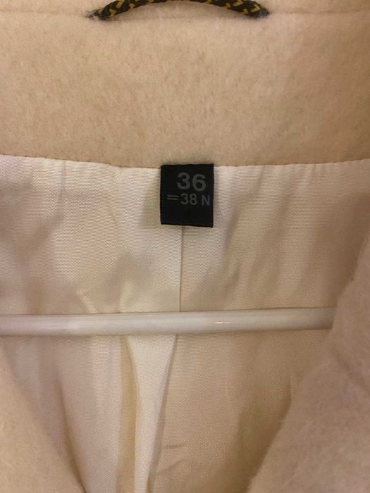 Продавам чисто нови дамски палта