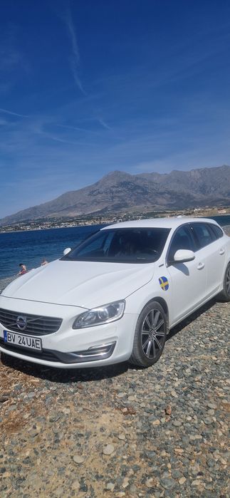 Vând Volvo V60 D6 AWD plug în hibrid