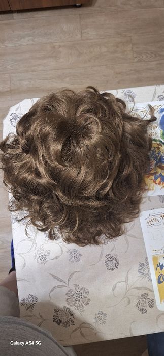 Парик женский,  искусственный.