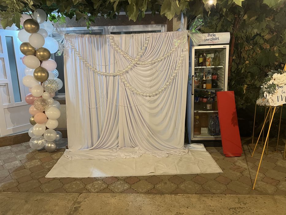 Arcada cu decor alb cu margele si fluturi 3d