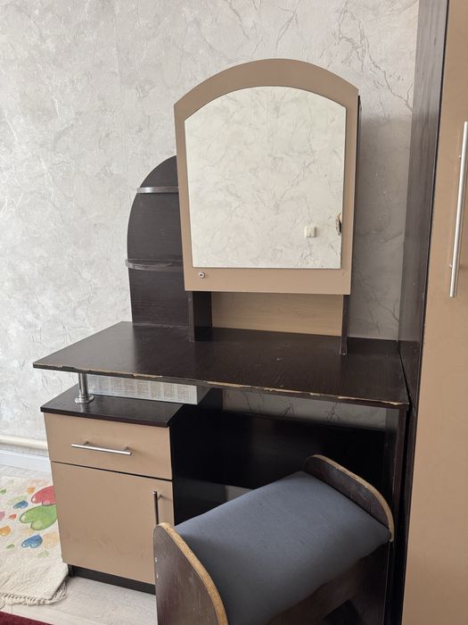 Продам гарнитур