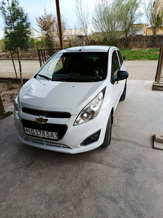 Chevrolet spark.