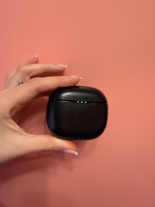 JBL безжични слушалки