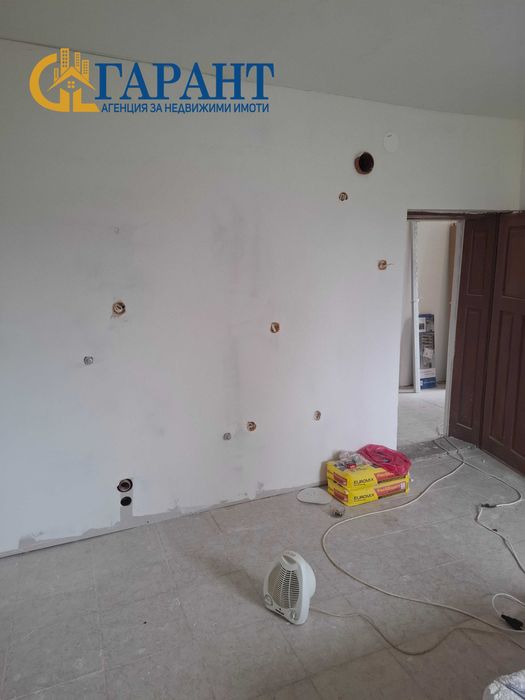 Недвижими имоти "Гарант", продава къща в с.  Кошарите, община Радомир.