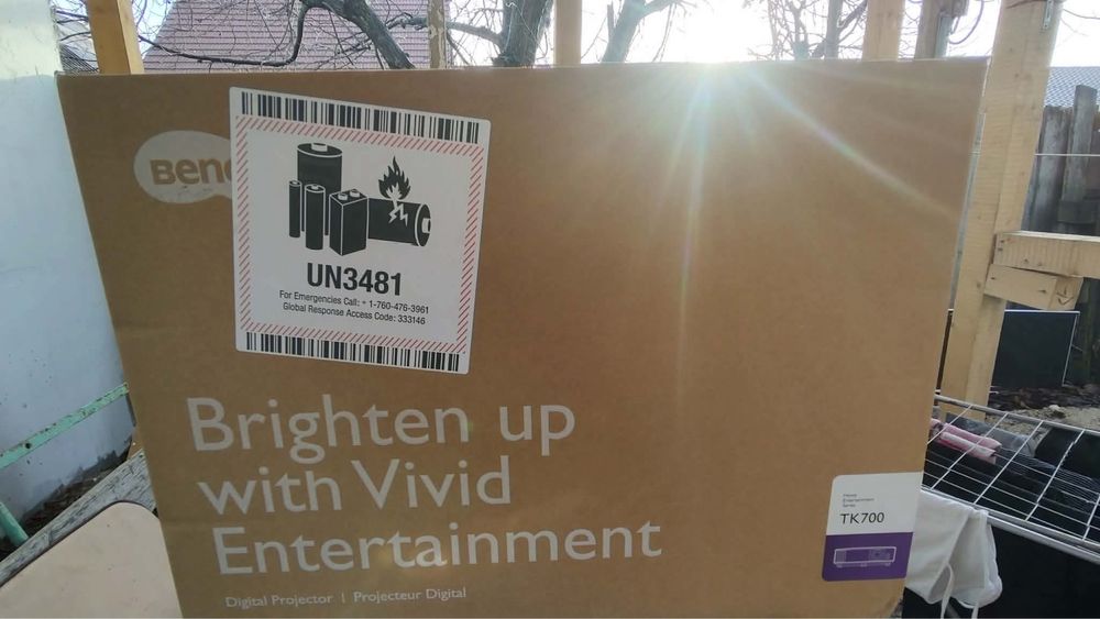 Vand/Schimb Videoproiector Benq TK 700 NOU