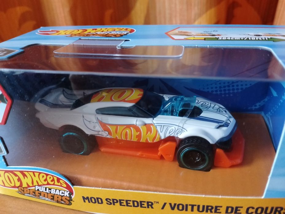 Продавам колички Hot Weels