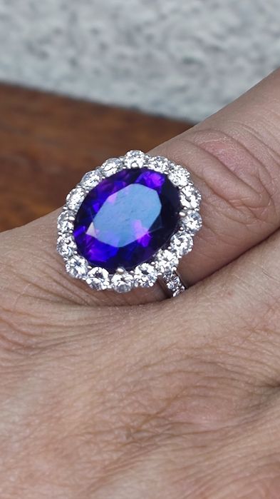 Кольцо с бриллиантами и аметистом