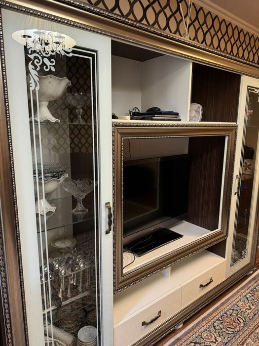 Продам стенку в зал