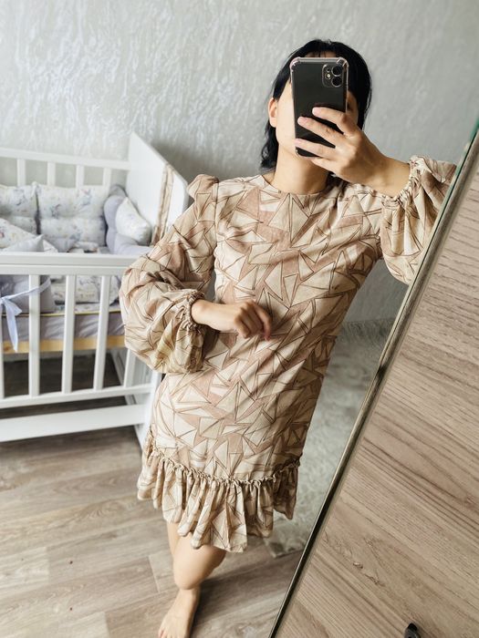 Много платьев почти новые