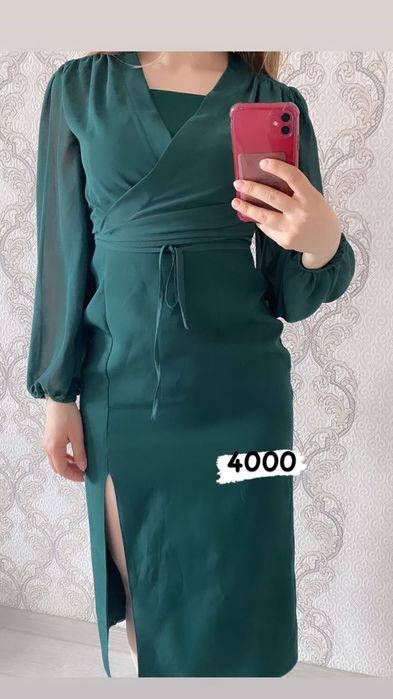 Продам женские платья