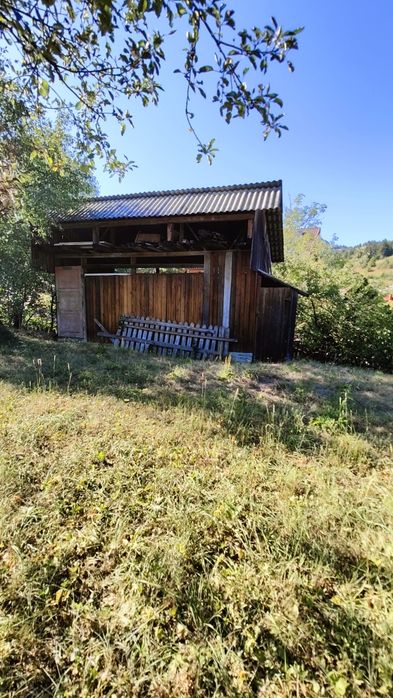 Vând casă+spatiu comercial