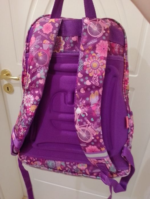 Продавам раница за училище GABOL