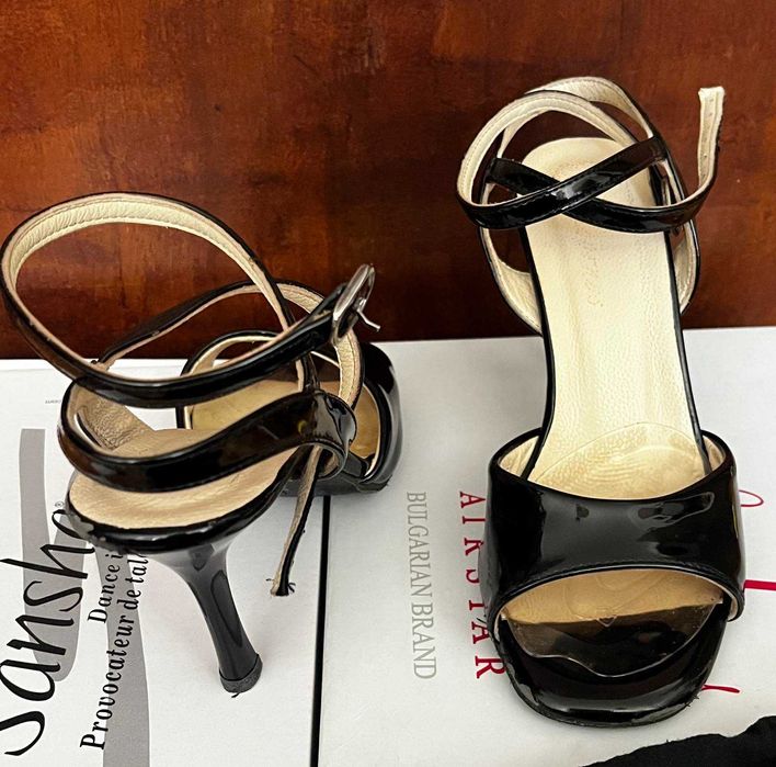 Танго обувки Adornos черни