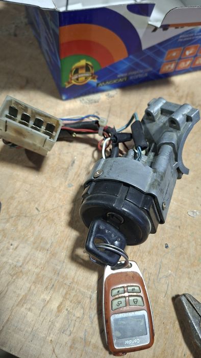 автозапчастъ. замок зажигание от 2141 и лада 2110