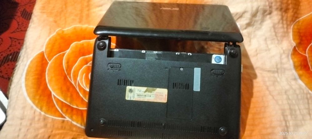 Ноутбук и два нетбука на запчасти