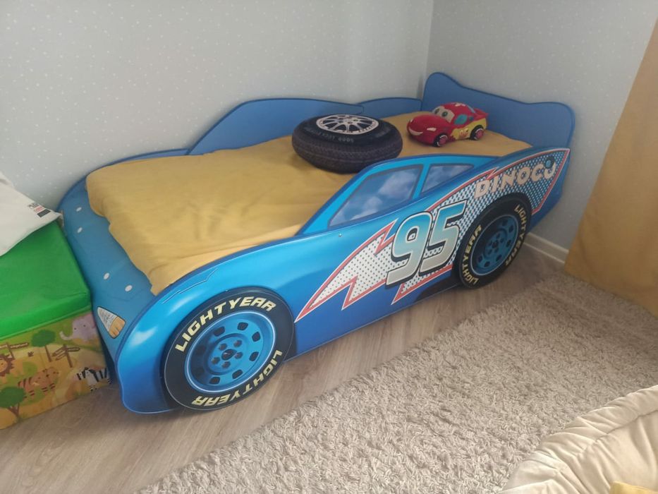 Детская кровать с матрасом