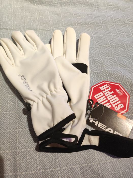 Дамски ръкавици и шалове