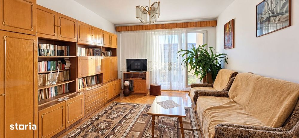 Vând apartament cu trei camere Tudor confort 1