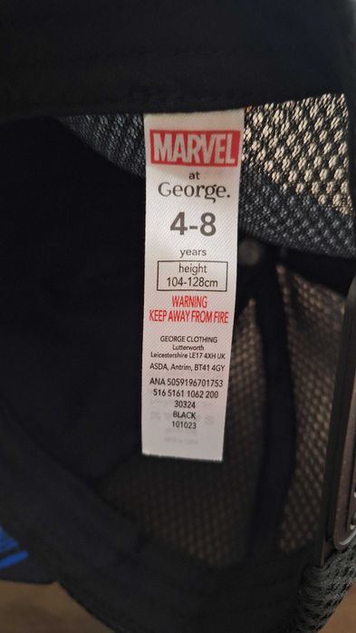 Шапка с козирка Marvel