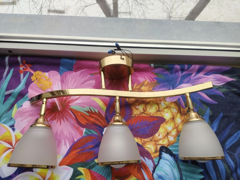 Люстра аккуратная