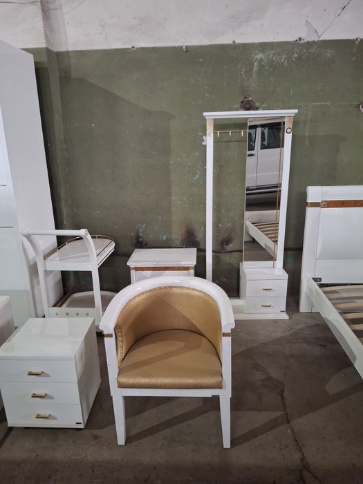 Спальный гарнитур  новый