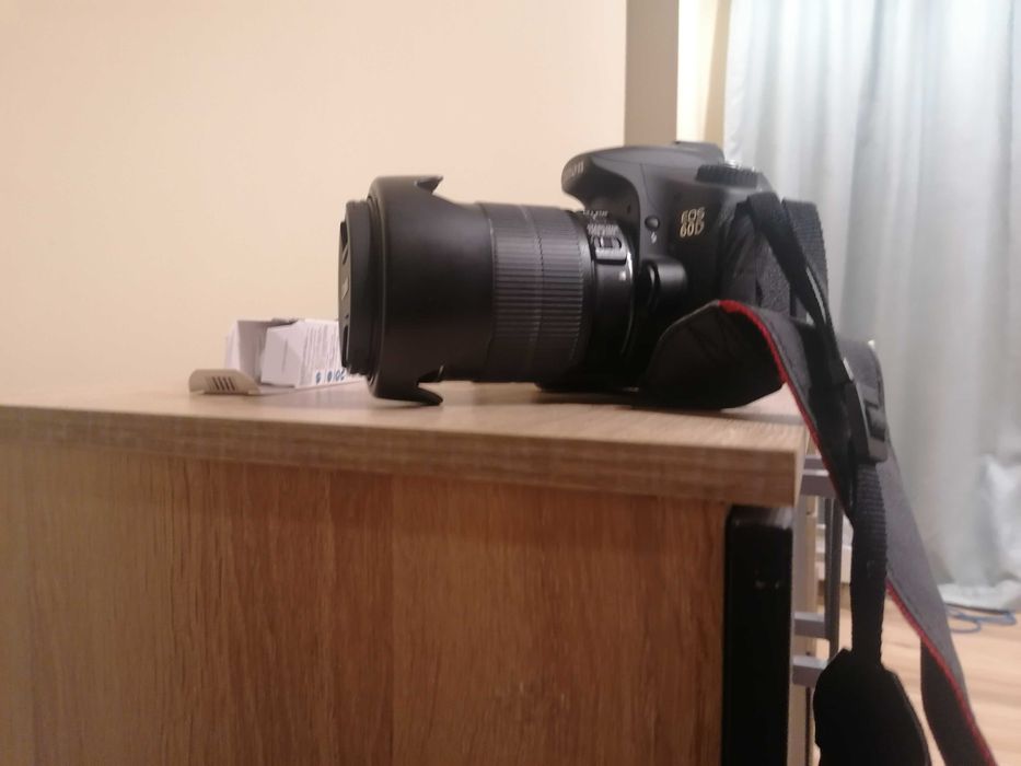 Canon 60D + обективи 18-55mm + 50mm/f1.8, Статив