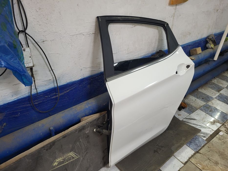 Продам дверь на Jac j7