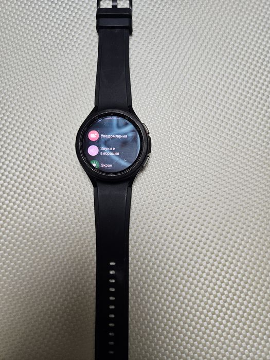 Продаются смарт часы Samsung galaxy Watch 4