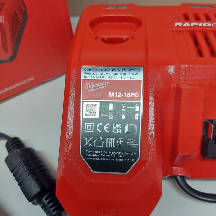 Ново бързо зарядно Milwaukee M12-18FC
