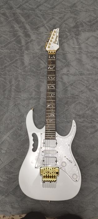Электрогитара ibanez
