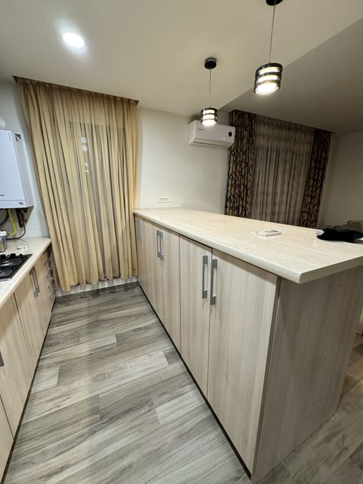 Proprietar vand apartament 2 camere + un loc de parcare