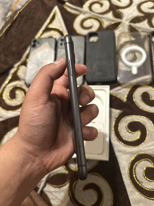 IPhone 11 с каробкой
