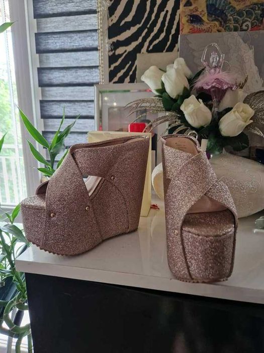 Дамски сандали на платформа, 36 номер.