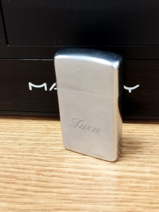 Brichetă Zippo Originală de Colecție – Anul 2000 (Cod XVI)