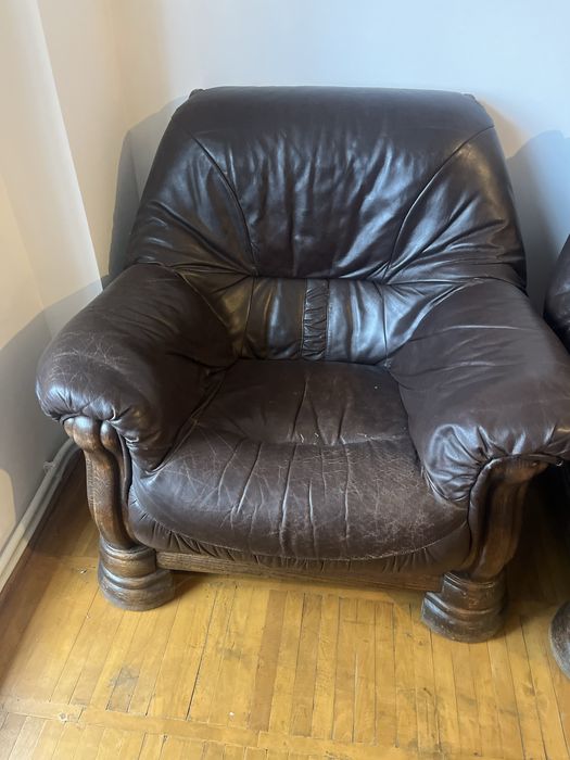 Set canapea si fotolii antice din piele si lemn solid