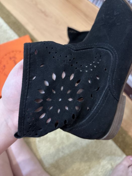 Обувь на теплую погоду замша