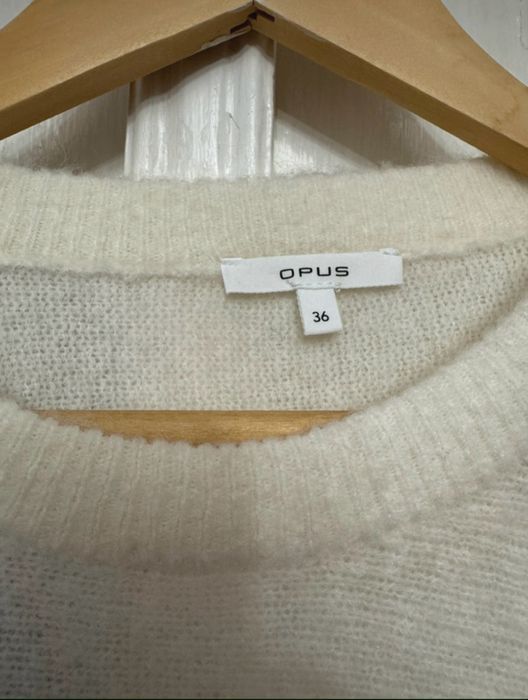 Pulover, Opus, marimea 36, alb cu albastru.