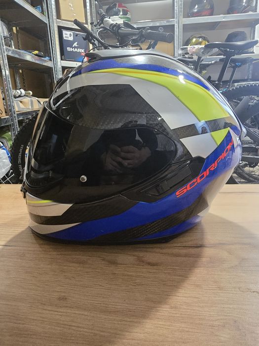 Casca Scorpion 1400 carbon, L.