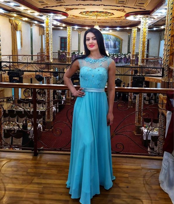 Продаю вечерние платья