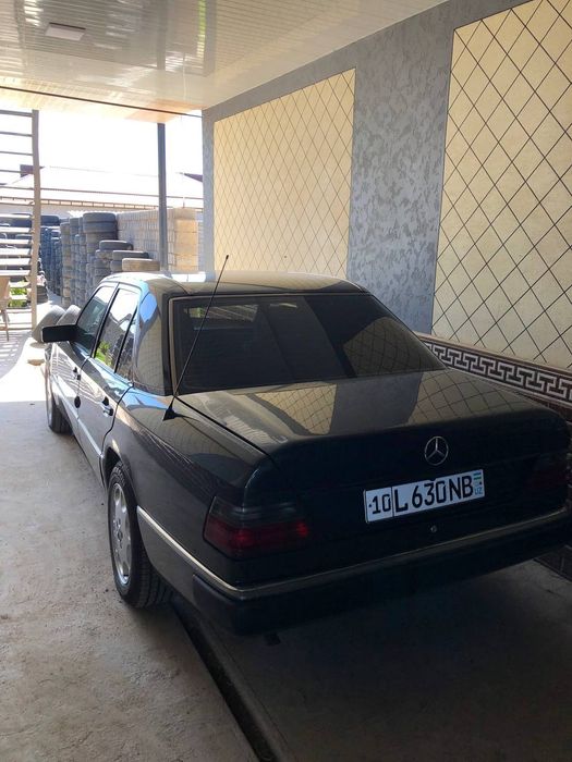 Автомабиль мерседес