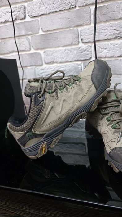 Оригинальные кроссы Humtto