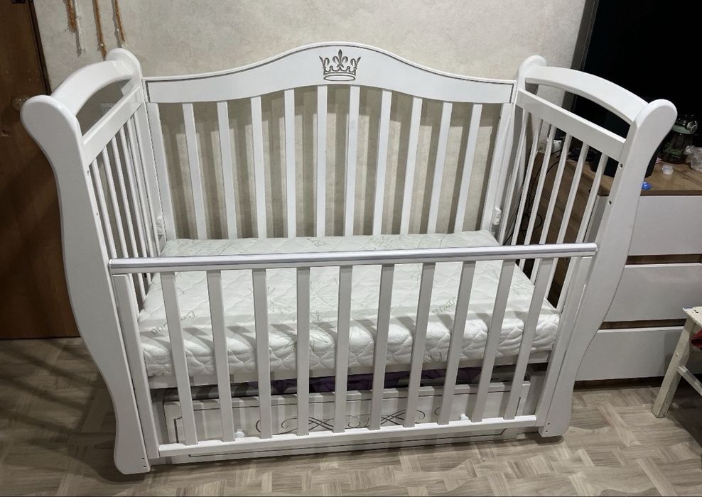 Детская кровать с маятником с 0-4 лет