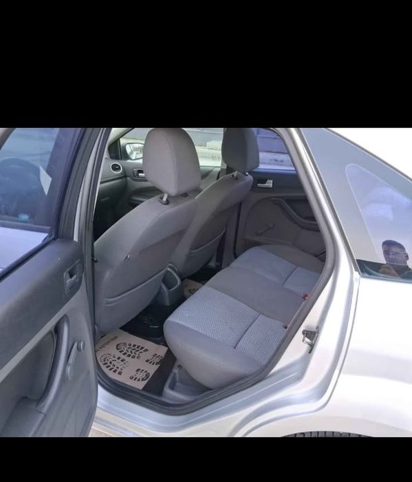 Vând Ford focus berlină