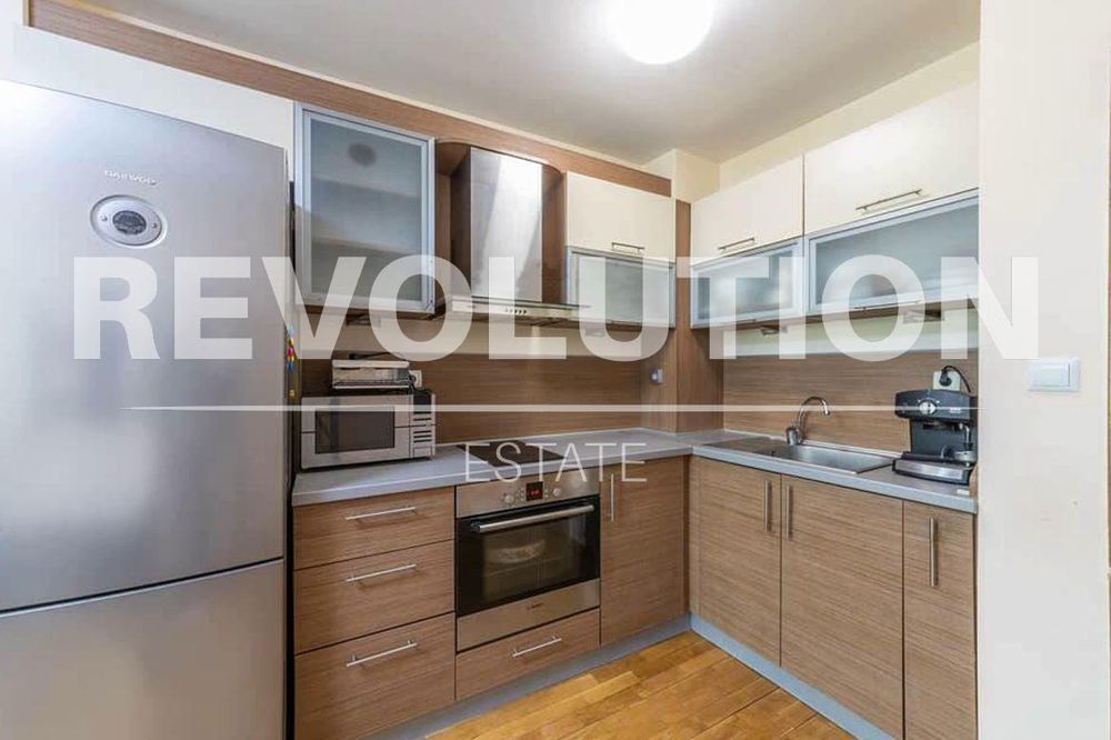 Двустаен апартамент в района на Базар Левски!